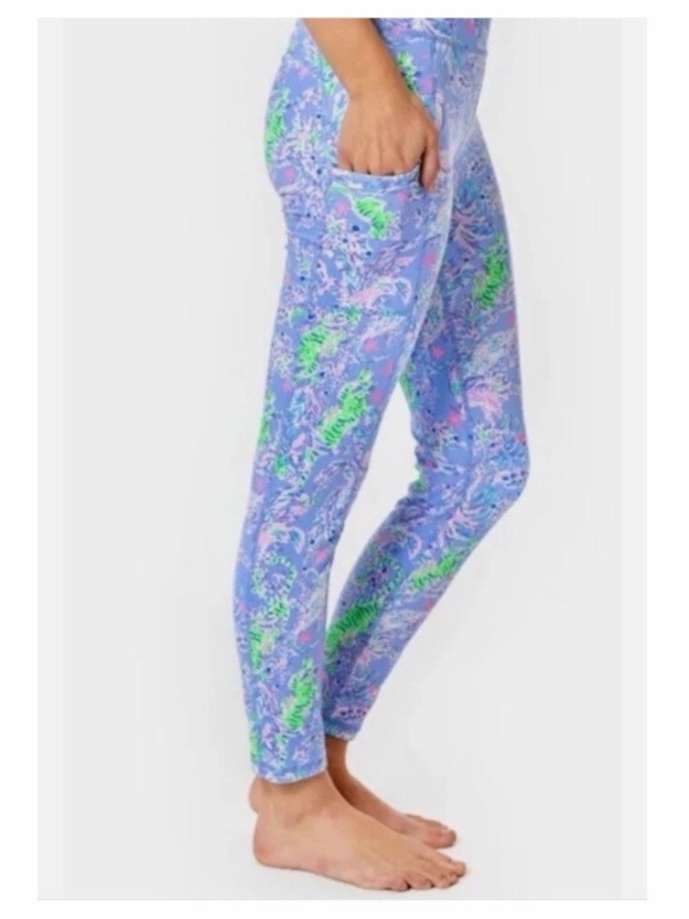 Lilly Pulitzer Luxletic Weekender High Rise Leggings The Turtle Package, Medium - Picture 8 of 11